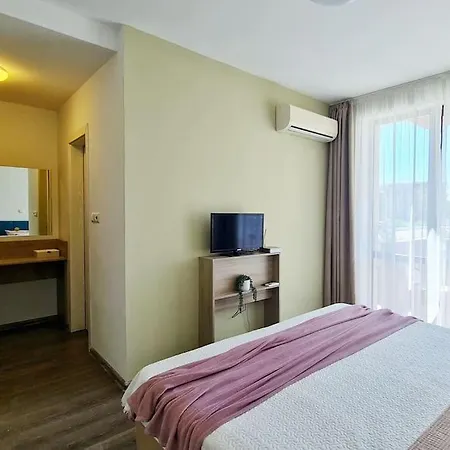 Tarsis Private Studio 아파트 써니비치